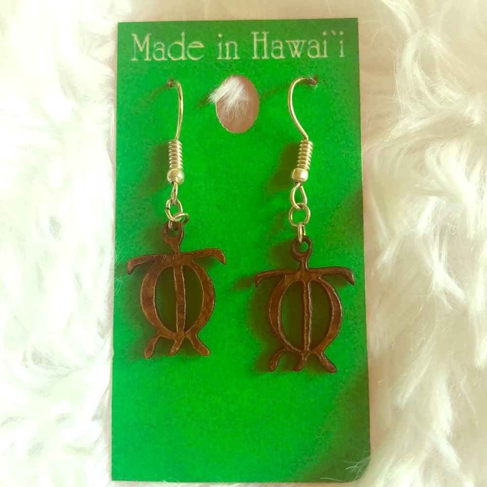 NWOT Koa Wood Turtle Earrings